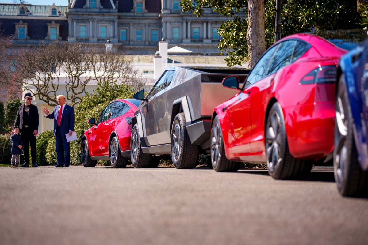 Tesla, Elon Musk, Donald Trump