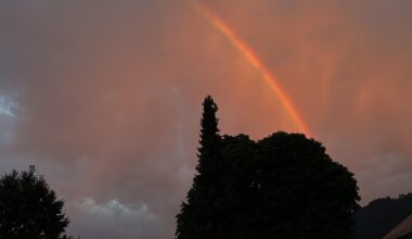 Regenbogen zum Sonnenuntergang (Keine Bildbearbeitung)