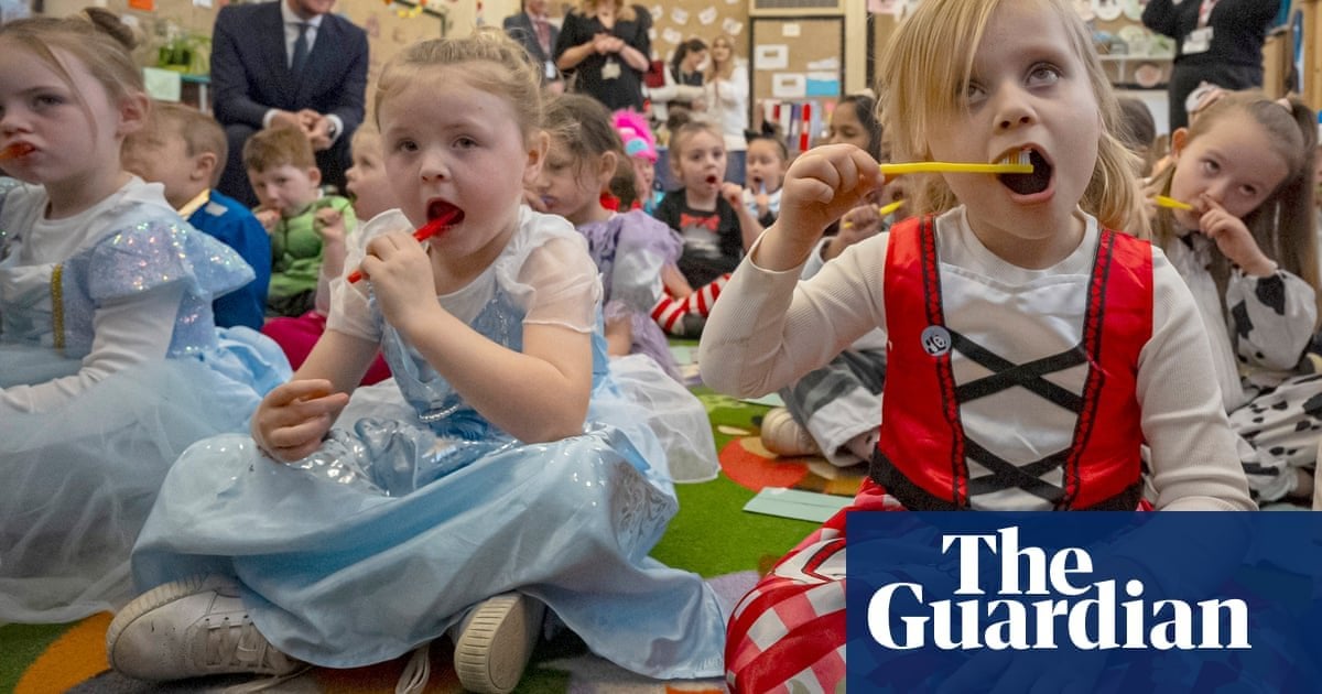 Toilet training and cutlery use key part of England’s ‘school-readiness skills list’