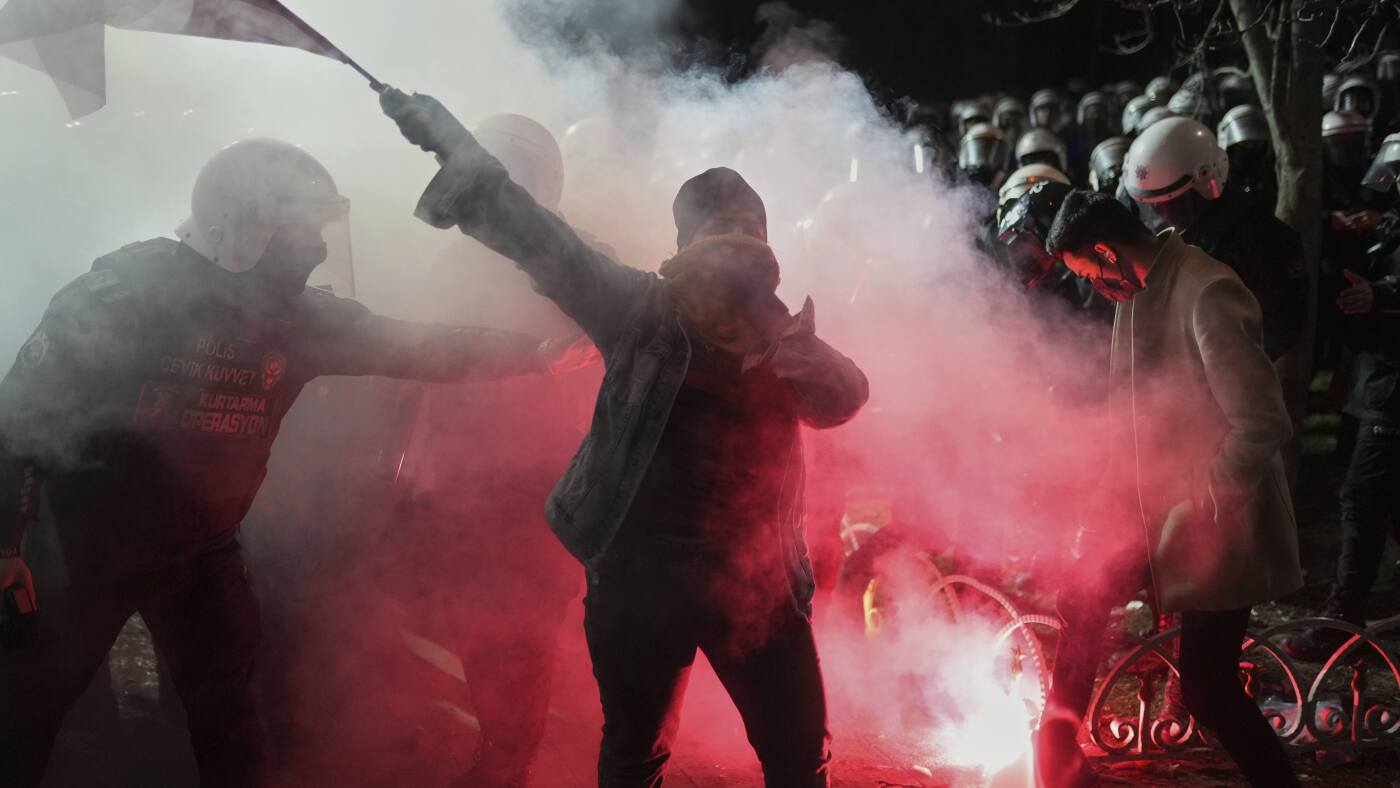 Hundreds arrested in Turkey in protests against the detention of Istanbul's mayor : NPR