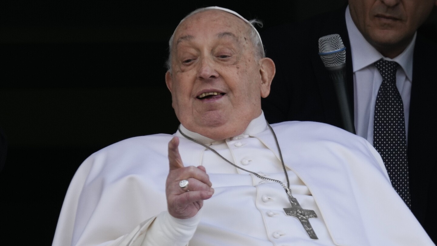 Pope Francis arrives home after hospital discharge, public appearance