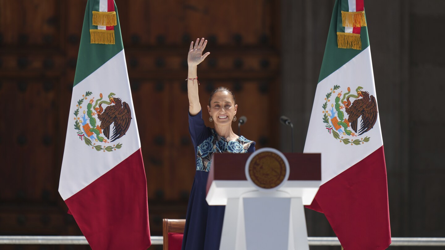 Mexicans rally for their president after Trump threatened, then delayed tariffs