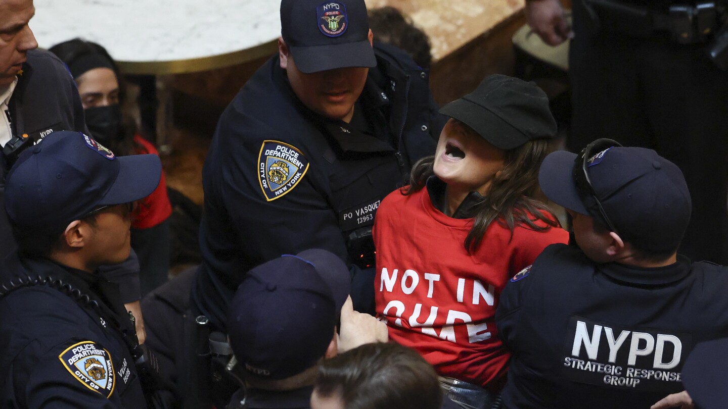 Jewish protesters flood Trump Tower's lobby to demand Mahmoud Khalil's release