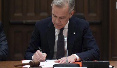 Canada to review purchase of U.S.-made F-35 fighter jets