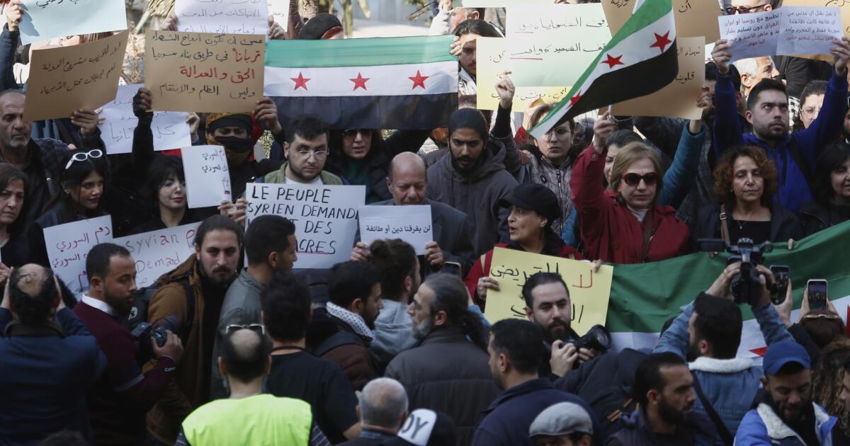 Syria's neighboring foreign ministers urge lifting sanctions, reconciliation
