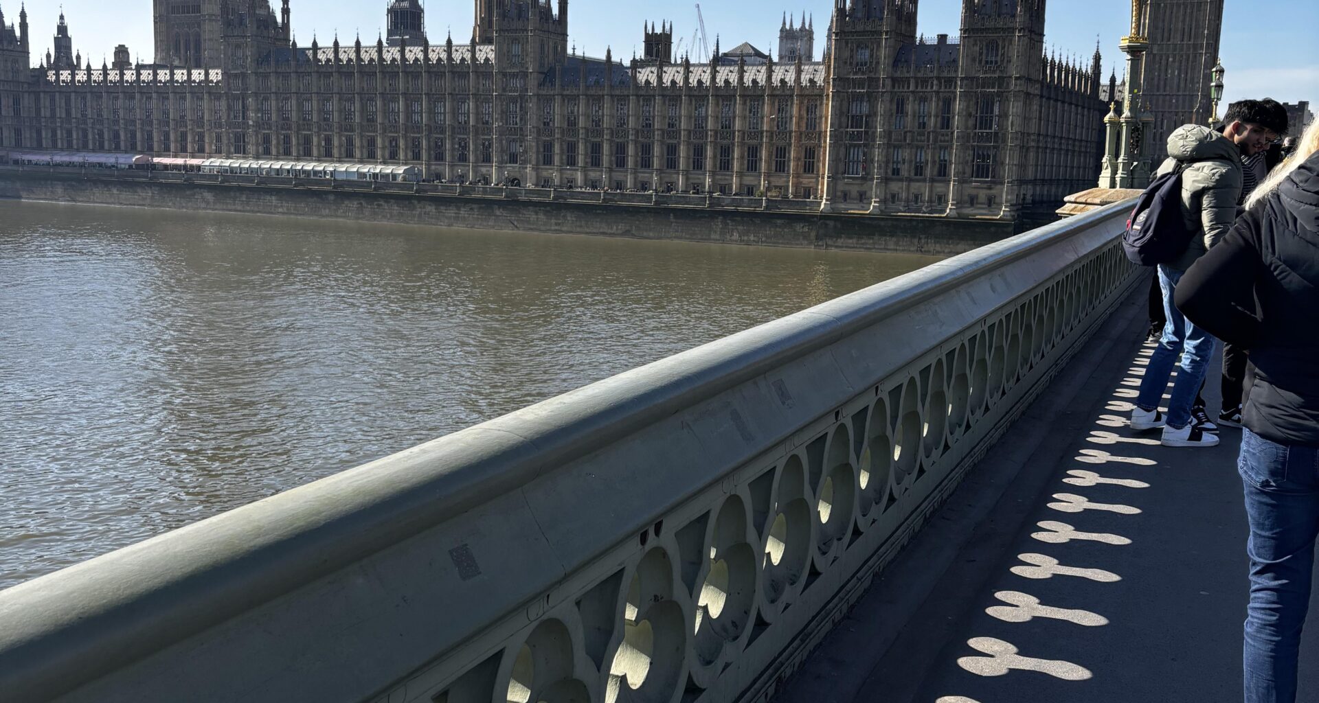 Love it when the sun hits Westminster Bridge just right and you get a cheeky surprise