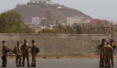 France begins handing over military bases to Senegal