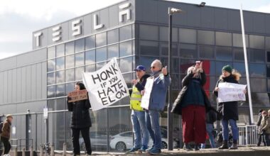 Tesla Takedown protests LIVE: London rally to join global wave of anti-Musk demonstrations at Tesla showrooms