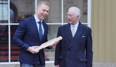 Sir Chris Hoy helps the King count down to the Commonwealth Games