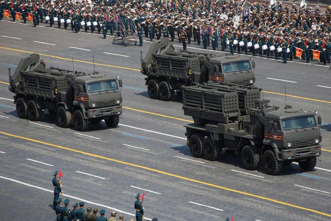 Russian Zemledeliye remote minelaying system burned by FPV drones. March 2025.