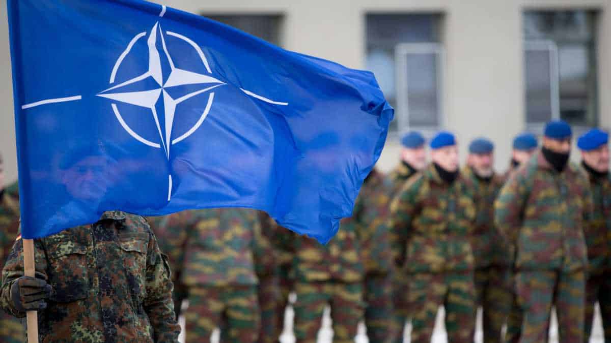 NATO Urges Europe and Canada to Strengthen Weapons Stockpiles by 30%