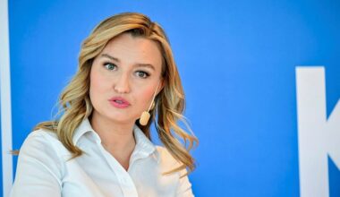 Ebba Buschs varnar svenska företag: Flytta inte till USA