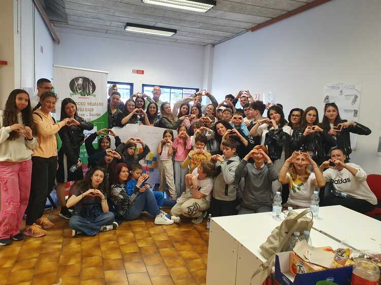 Students at Bulgarian School in Italy Meet Peers from Bulgaria