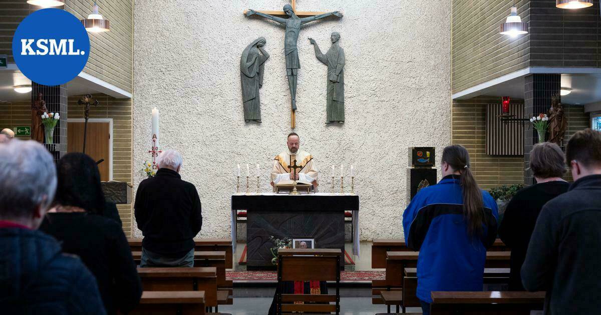 "Hänessä korostuivat inhimillisyys ja lähimmäisenrakkaus" – näin paavia muisteltiin tiistaina Jyväskylässä | Keski-Suomi