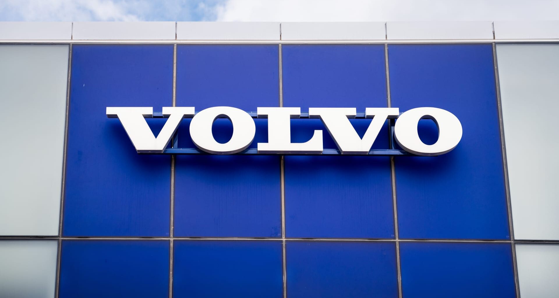 Volvo to cut up to 800 US jobs as Trump's tariffs bite