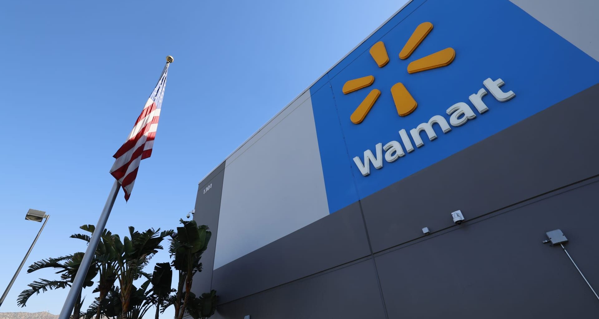 Walmart pulls Q1 guidance due to Trump tariffs