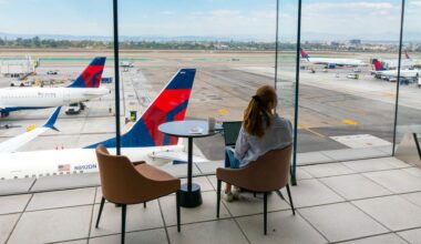 Airlines bank on splurging vacationers as clouds form on economy