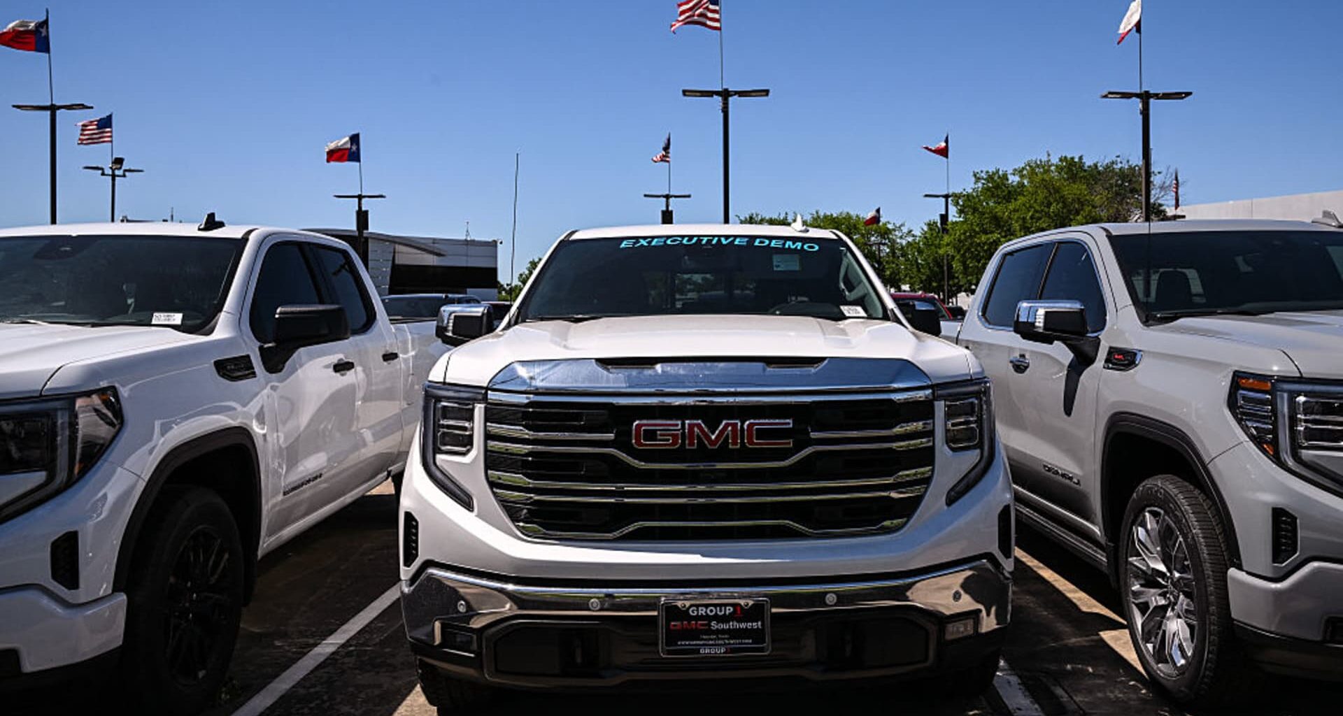 Trump to reduce impact of auto tariffs, officials say