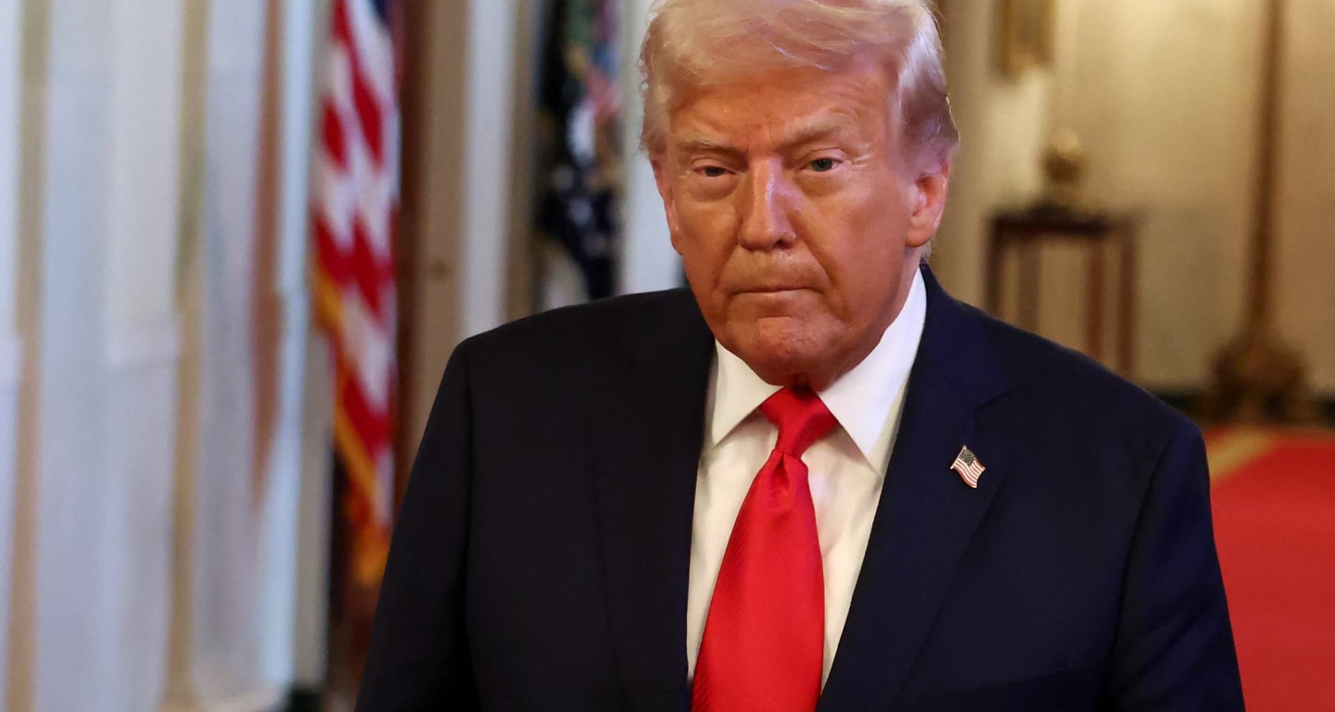 Trump's approval rating on economy at lowest of presidential career