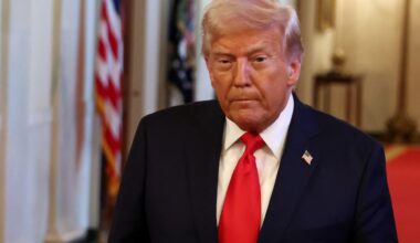 Trump's approval rating on economy at lowest of presidential career