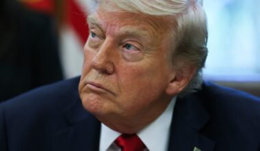 Russia tests U.S. patience, Trump rushes to clinch Ukraine peace deal