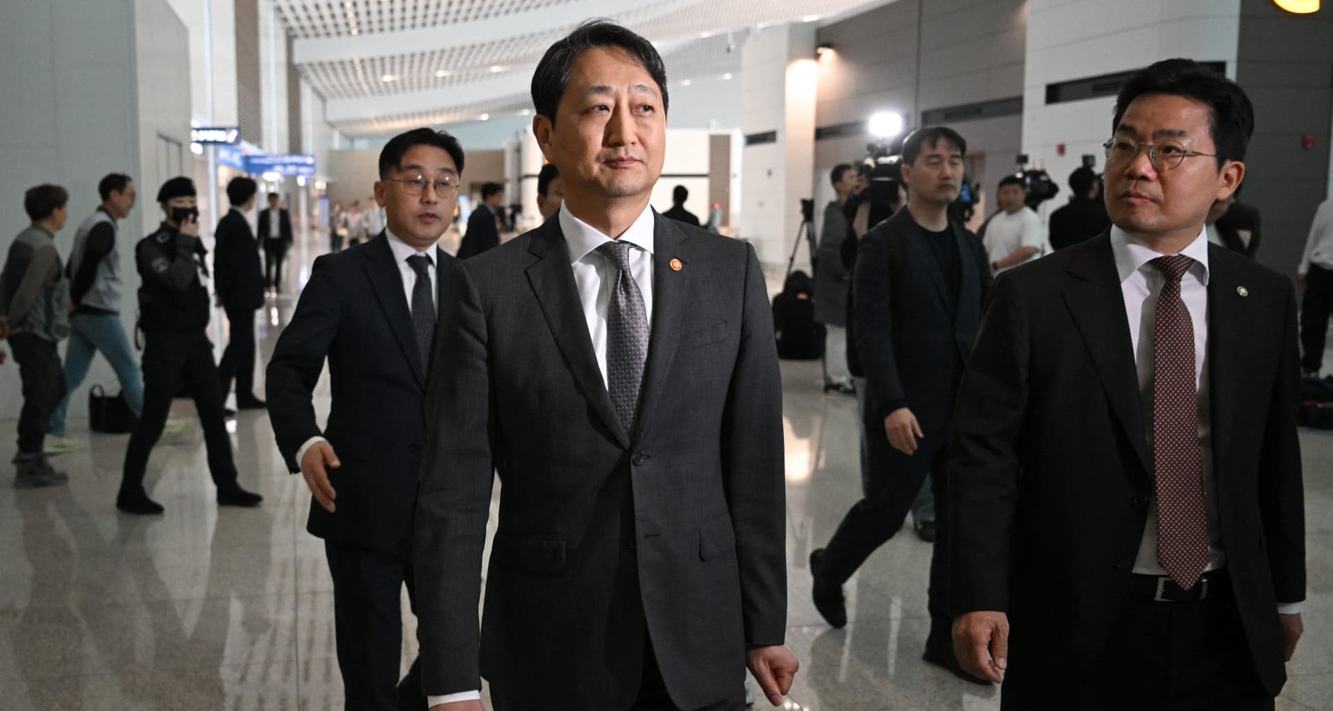 South Korea, U.S. aim for package deal before tariff pause ends in July, Seoul says