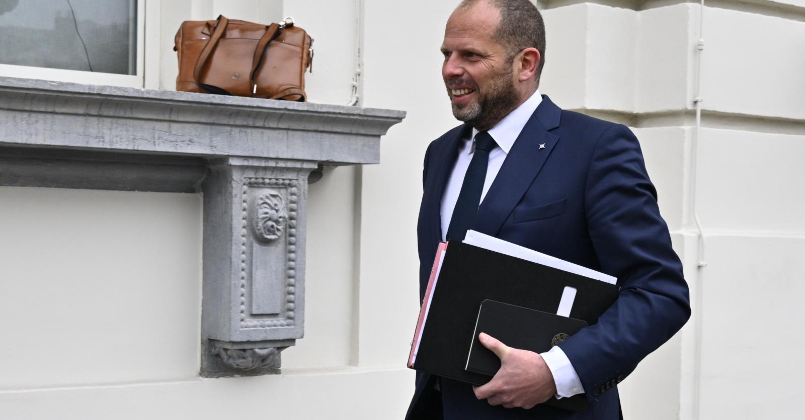 Defensieminister Francken wil Belgisch leger naar de cloud brengen
