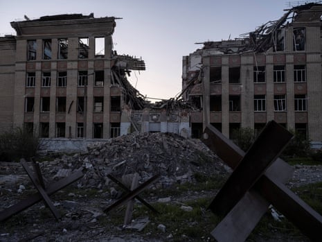 A building hit by Russian military strikes in the frontline town of Kostiantynivka in the Donetsk region, on 19 April 2025.