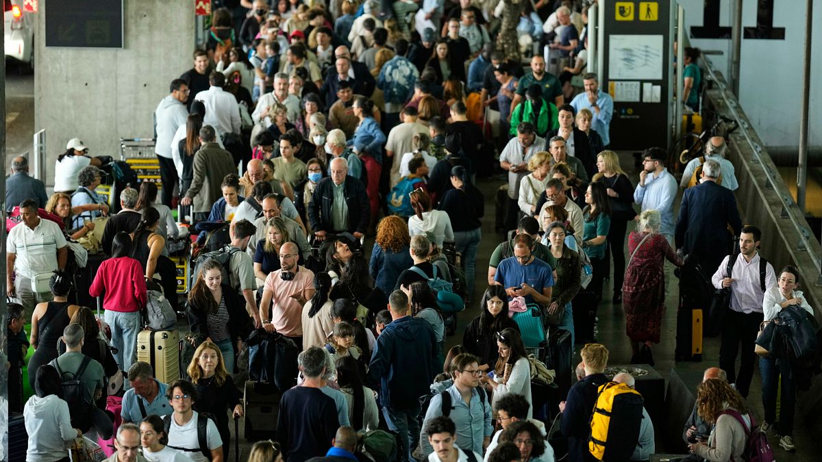 Spain and Portugal travel warning: Flight delays and chaos at train stations as power returns
