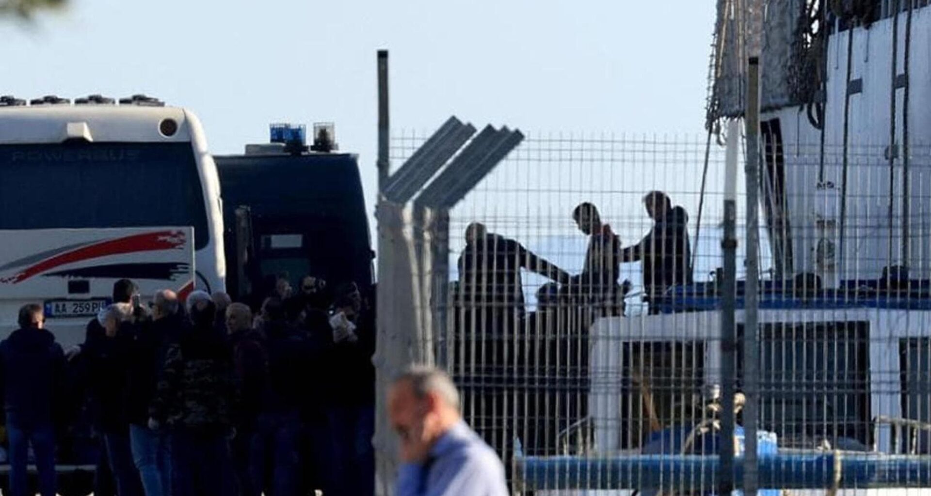Albania, dieci migranti ospitati nel cpr finiscono in isolamento. È la prima volta - la Repubblica