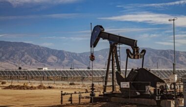 Oil prices hold steady near five-week highs amid geopolitical tensions