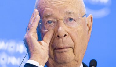 WEF-oprichter en voorzitter Klaus Schwab treedt ook terug uit raad van toezicht