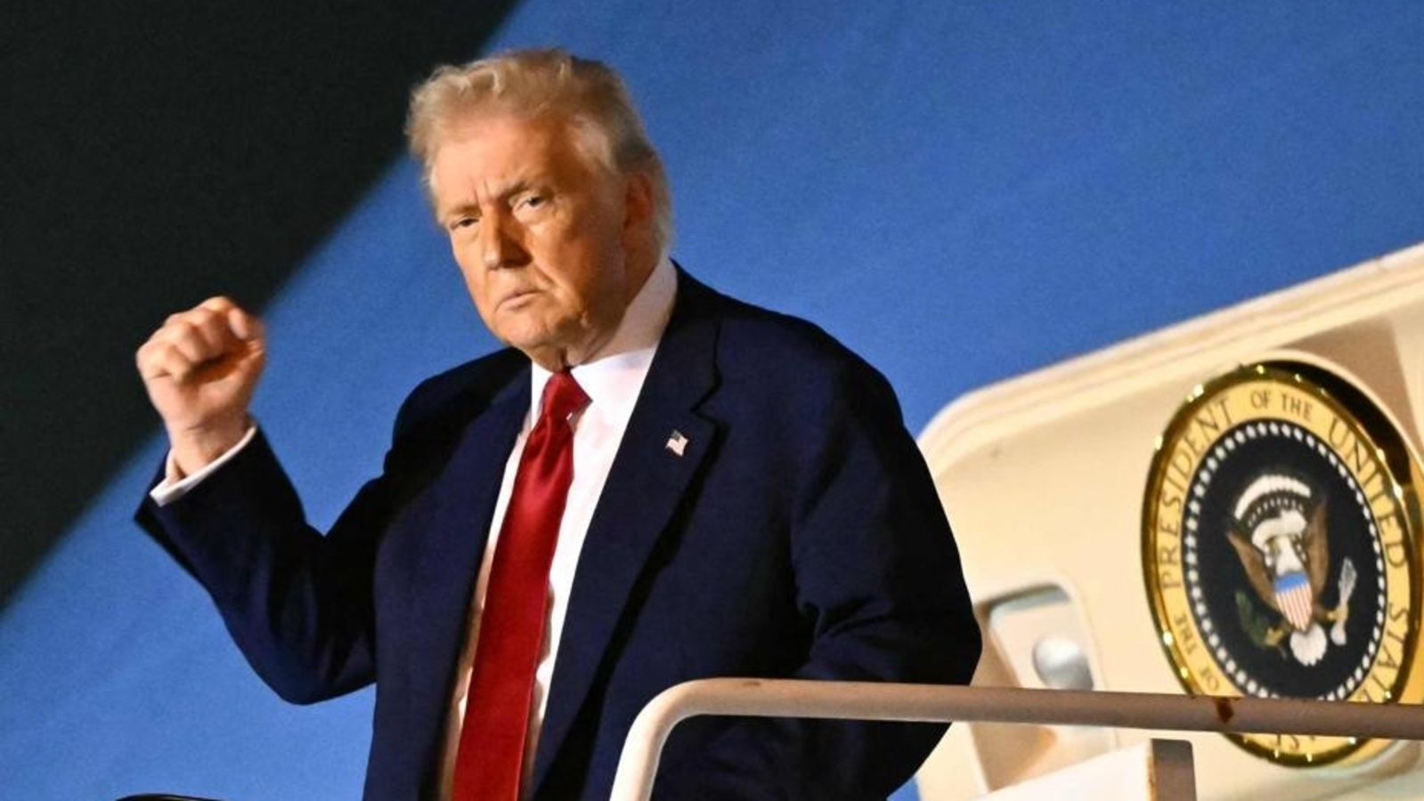 Trump demands ‘direct talks’ with Iran on nuclear deal after bombing threat | World News