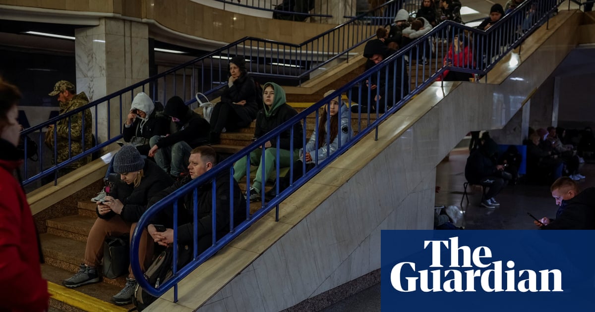 Ukraine war briefing: Russian missile attack on Kyiv injures three and triggers air alert | Europe