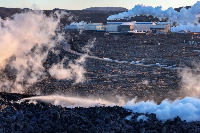 Magma flow beneath Svartsengi now faster than after last eruption