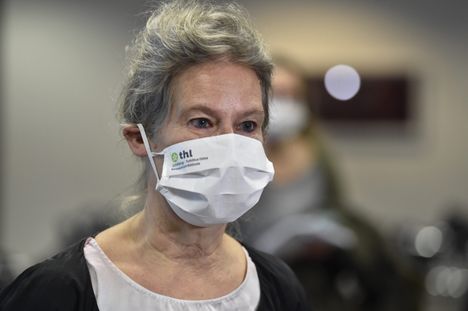 THL:n ylilääkäri Hanna Nohynek Terveyden ja hyvinvoinnin laitoksen (THL) tiedotustilaisuudessa joulukuussa 2020.