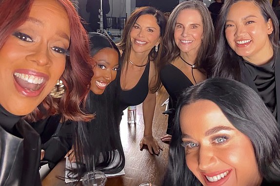All female space crew.From Left: Gayle King, Aisha Bowe, Lauren Sanchez, Kerianne Flynn, Amanda Nguyen, Katy Perry. FROM: KATY PERRY (@katyperry) FROM: Instagram WITHOUT PERMISSION.
