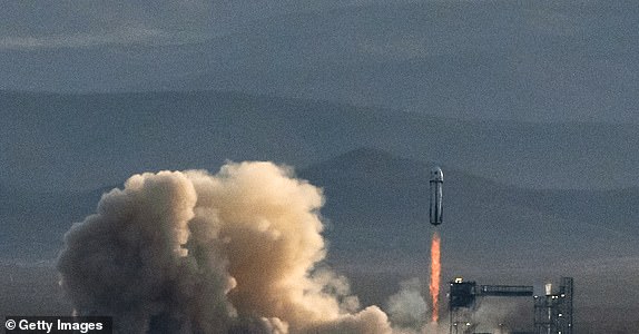 VAN HORN, TEXAS - APRIL 14: Blue Origin's New Shepard rocket carrying astronauts Aisha Bowe, Amanda Nguyn, Kerianne Flynn, Gayle King, Katy Perry, and Lauren SÃ¡nchez lifts off from Launch Site One on April 14, 2025 in Van Horn, Texas. Blue Origin's Mission NS-31 is the first all-female astronaut crew since 1963. (Photo by Justin Hamel/Getty Images)