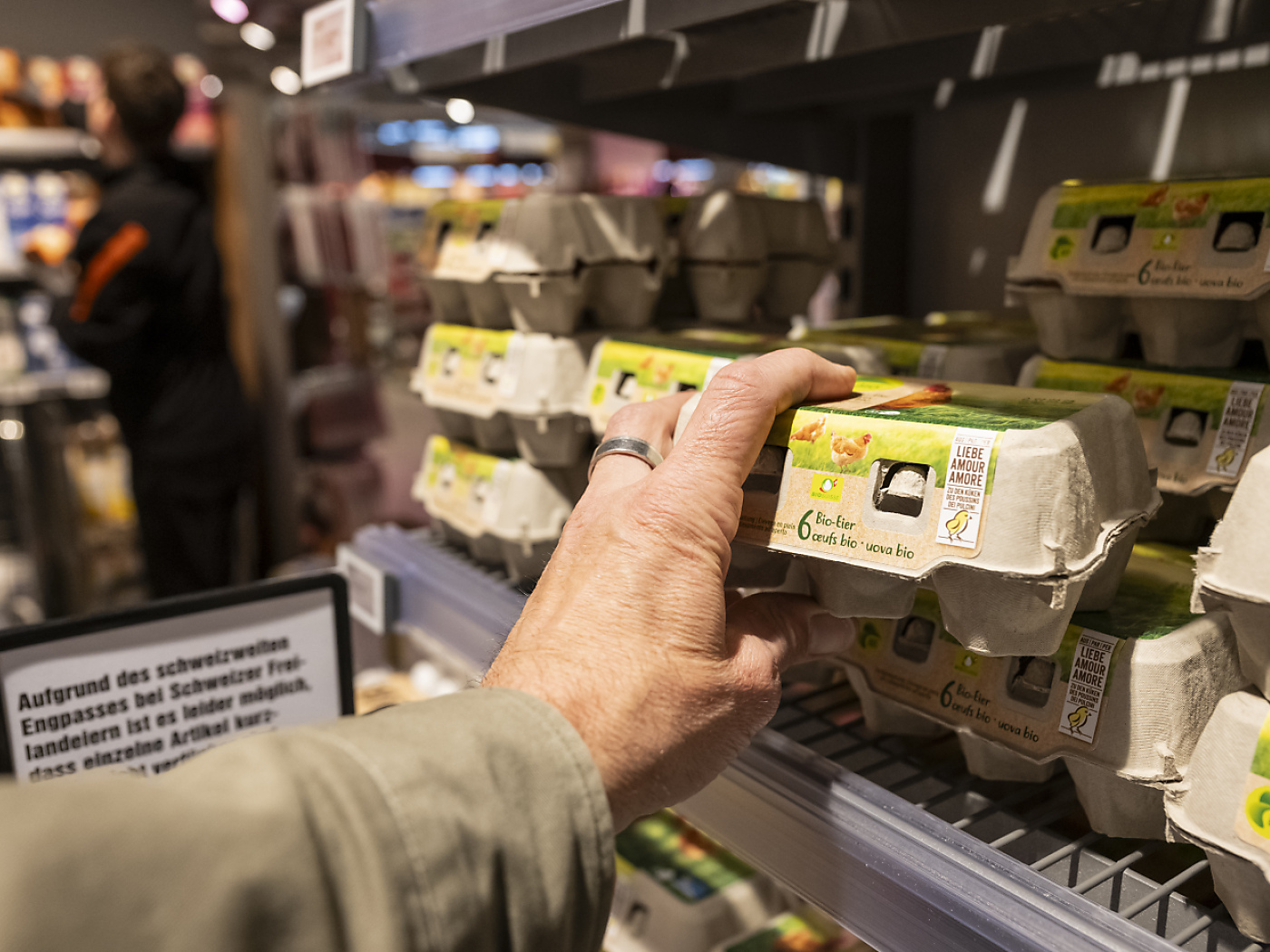 Migros plans first supermarket branch with non-stop sales