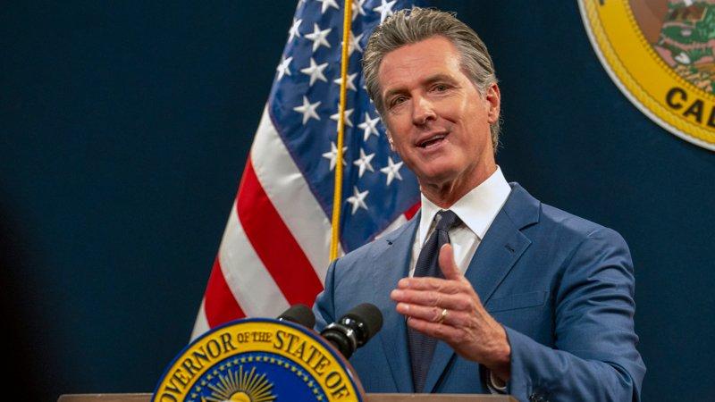 California saksøker Trump for å hindre tollinnføring