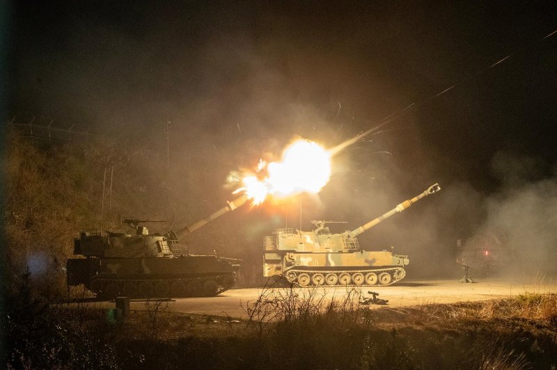 South Korea conducts nighttime military drills near maritime border South Korea conducts nighttime military drills near maritime border