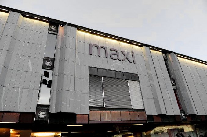 Maxi