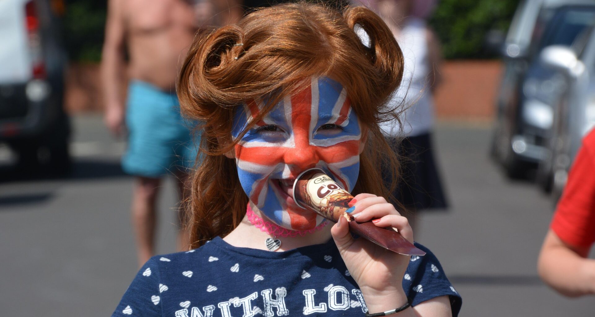 Enter our VE Day street party competition to win £10,000 AND £500 Iceland voucher