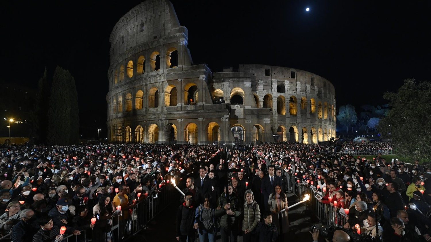 Pope’s Via Crucis meditations: Embrace God’s economy in a world of algorithms