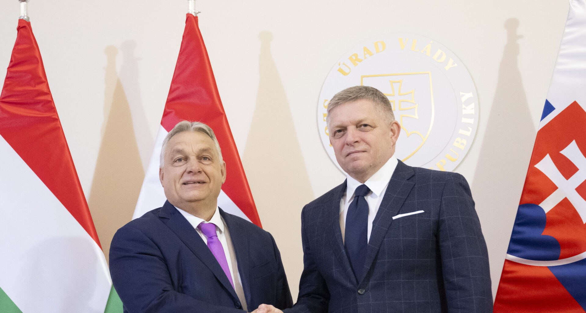 Štáty EÚ kritizujú maďarský zákaz dúhových pochodov, Slovensko sa ku kritike nepridalo
