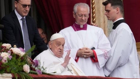 Pope Francis appears on St Peter's Square for Easter Sunday mass - video