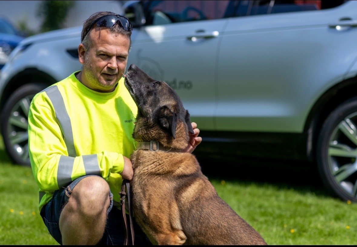 Eksplosivhund, Vannlekkasjer | De er først i Norge: Jessheim-firmaet skal trene opp hunder til å finne vannlekkasjer