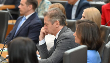 Interpelacija vlade polna očitkov: "Prihodnost za naše upokojence ni rožnata"