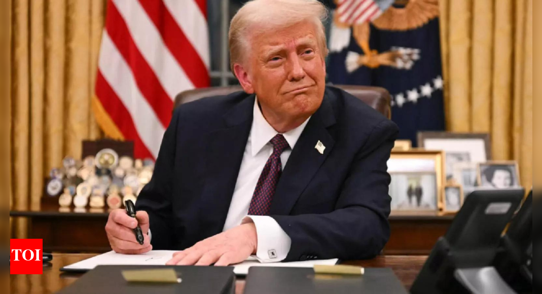 Trump Approval Rating Today: Trump's economic approval rating falls to 37%; 75% US adults worry about recession