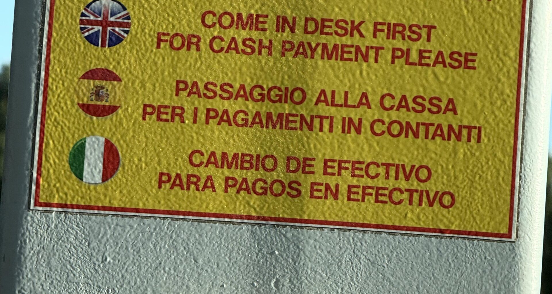 Como los franceses cabrean a dos países de un solo paso: